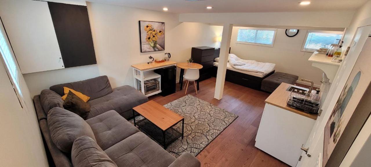 Private Studio House * Calgary