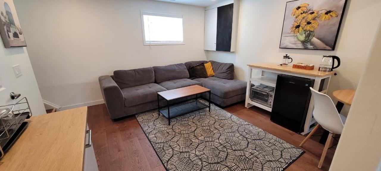 Homestay Private Studio House Calgary